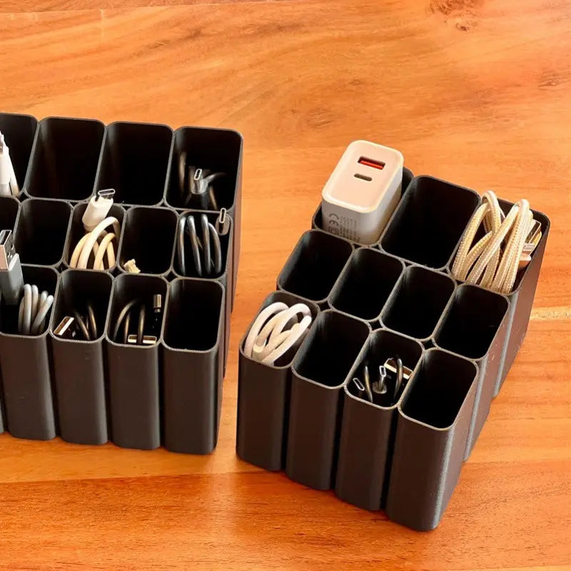 11/22 Grid Heavy-Duty USB Cable Storage Box/Tray, Desktop Cable Organizer, Plastic Material, Office Accessories, Suitable for Home and Office Desktop Drawer, Practical Tool for Home Storage