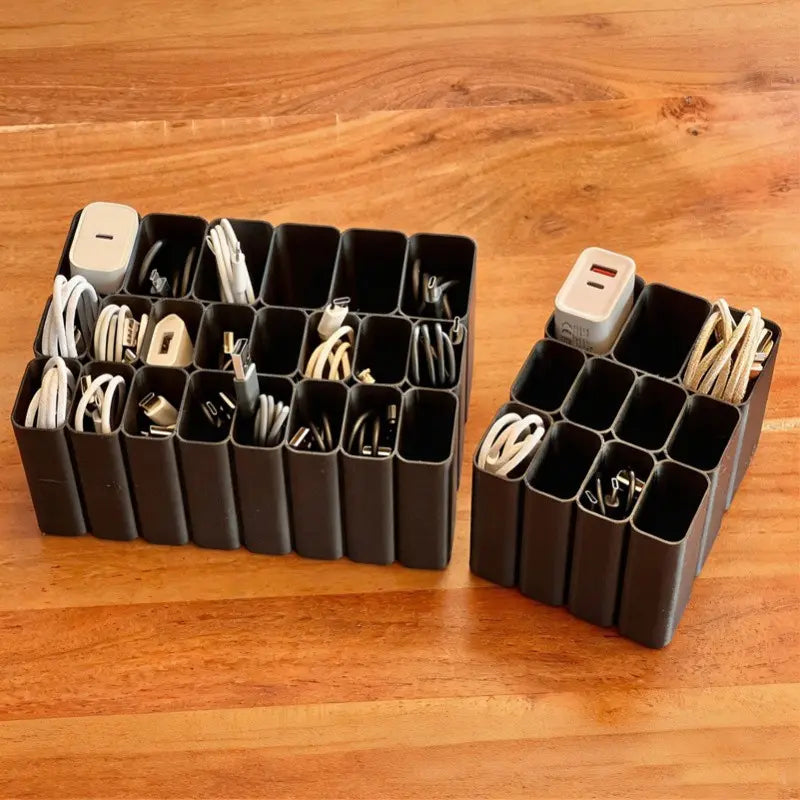 11/22 Grid Heavy-Duty USB Cable Storage Box/Tray, Desktop Cable Organizer, Plastic Material, Office Accessories, Suitable for Home and Office Desktop Drawer, Practical Tool for Home Storage